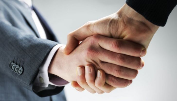 handshake pano Nikola Tesla