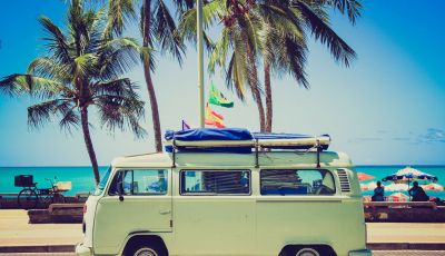 10 consigli utili per le vostre vacanze in auto: cosa controllare prima di partire