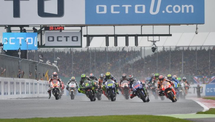 Risultati MotoGP 2016, Silverstone: vince Vinales, Rossi terzo - Foto 6 di 27
