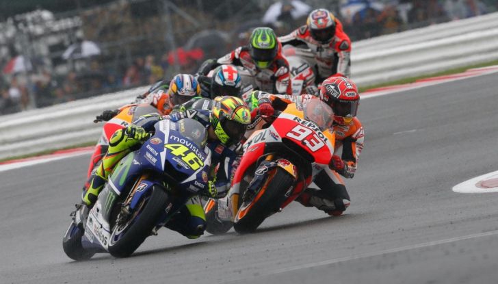 Risultati MotoGP 2016, Silverstone: vince Vinales, Rossi terzo - Foto 1 di 27