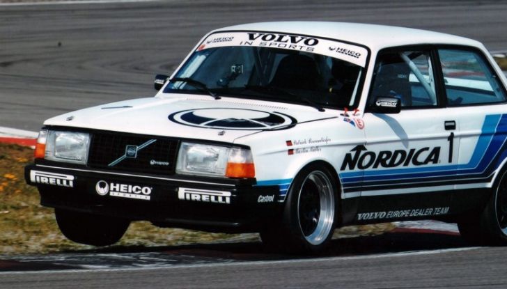 Tutte le auto che hanno fatto la storia vincendo il DTM dal 1984 ad oggi - Foto 3 di 32