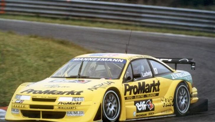 Tutte le auto che hanno fatto la storia vincendo il DTM dal 1984 ad oggi - Foto 15 di 32