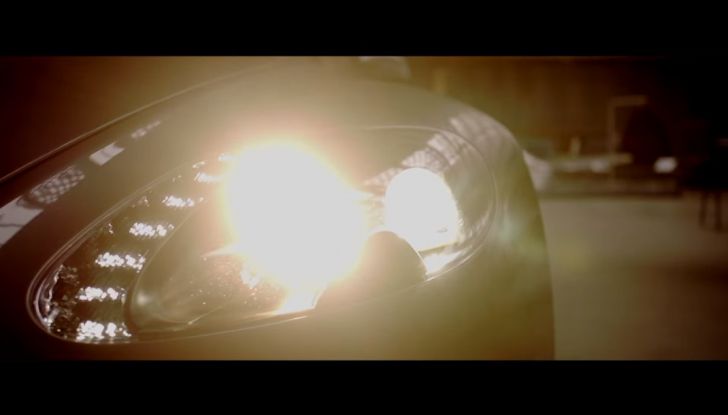 Aston Martin V12 Vantage S Spitfire 80 presentata in un video - Foto 7 di 17