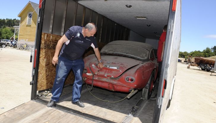 La BMW 507 di Elvis Presley riprende vita a Pebble Beach - Foto 15 di 27
