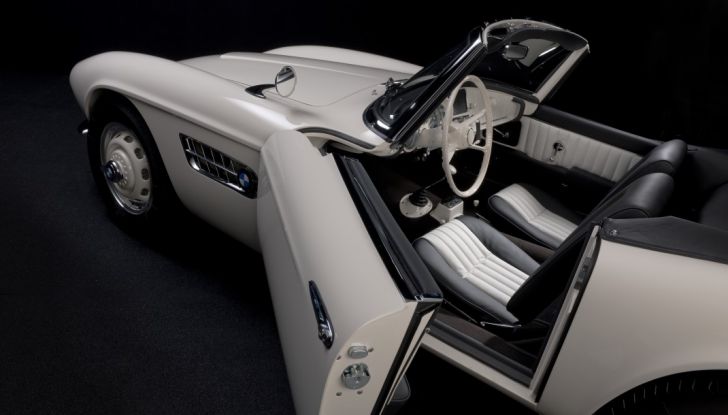 La BMW 507 di Elvis Presley riprende vita a Pebble Beach - Foto 5 di 27