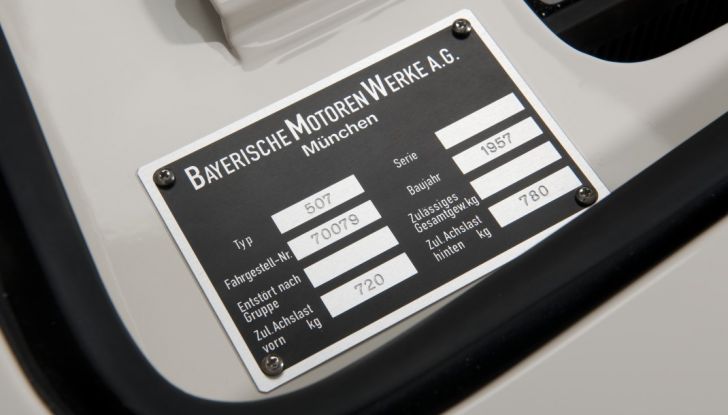 La BMW 507 di Elvis Presley riprende vita a Pebble Beach - Foto 9 di 27