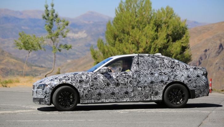 BMW Serie 3 2018 foto spia (17)