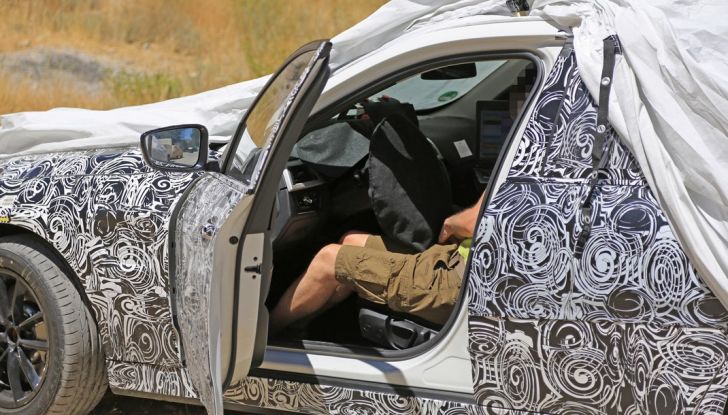 BMW Serie 3 2018 foto spia (27)