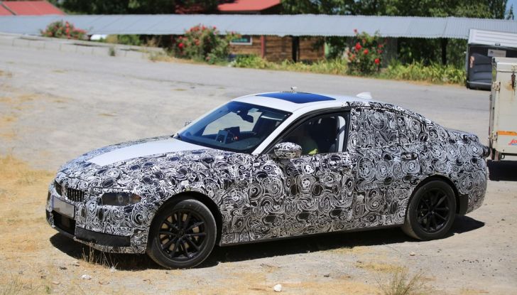 BMW Serie 3 2018 foto spia (5)
