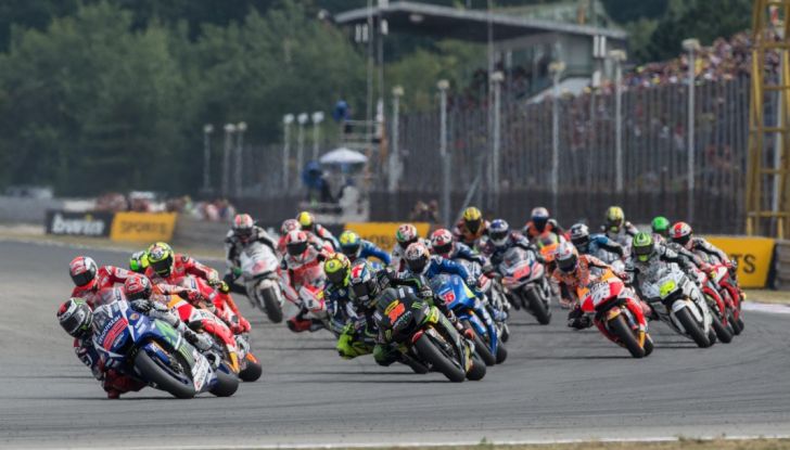 Orari TV MotoGP 2016 Brno, in diretta Sky ed in chiaro TV8 - Foto 1 di 14