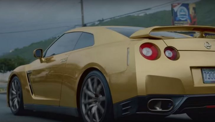 Nissan e Usain Bolt: sfida contro il fuoco per presentare la nuova GT-R - Foto 4 di 12