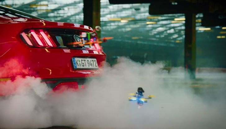 Il Dronekhana con Ford Mustang e Ford Focus RS è come Star Wars – Video - Foto 1 di 5