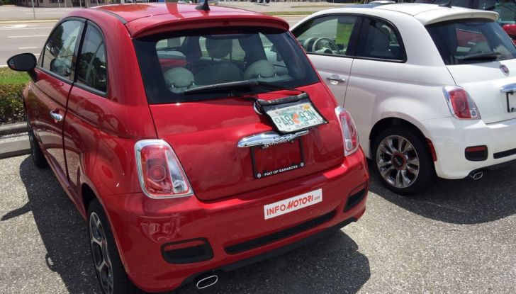 Fiat 500, prova su strada in Florida, parcheggio.