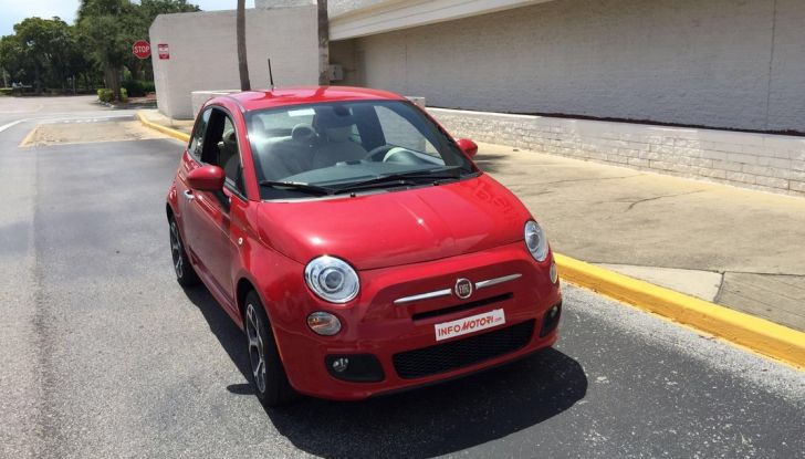 Fiat 500, prova su strada, vista laterale anteriore destra.