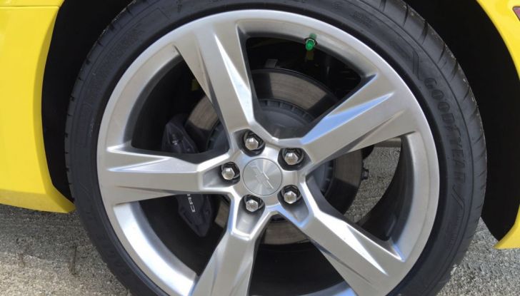 Prova su strada Chevrolet Camaro SS 2016: il V8 da 6,2 litri e 433CV - Foto 5 di 29