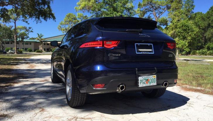 Jaguar F-Pace provata su strada negli USA, in Florida - Foto 8 di 19