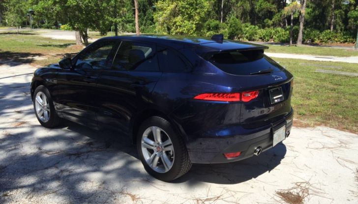 Jaguar F-Pace provata su strada negli USA, in Florida - Foto 3 di 19