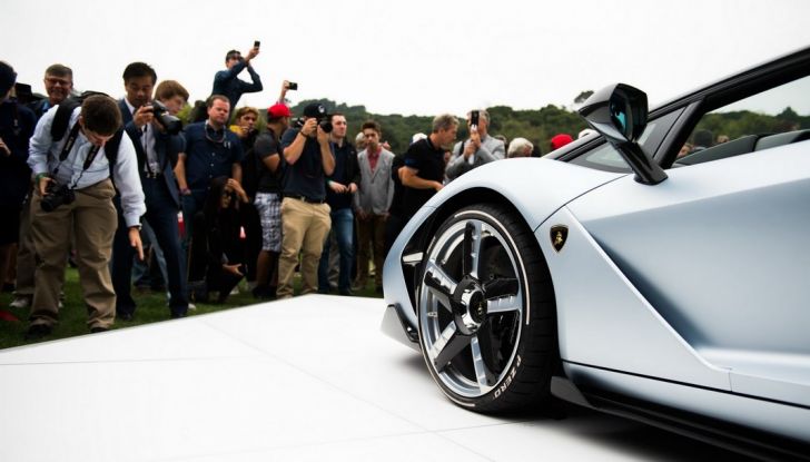 Lamborghini Centenario Roadster: una V12 da 770 CV - Foto 16 di 17