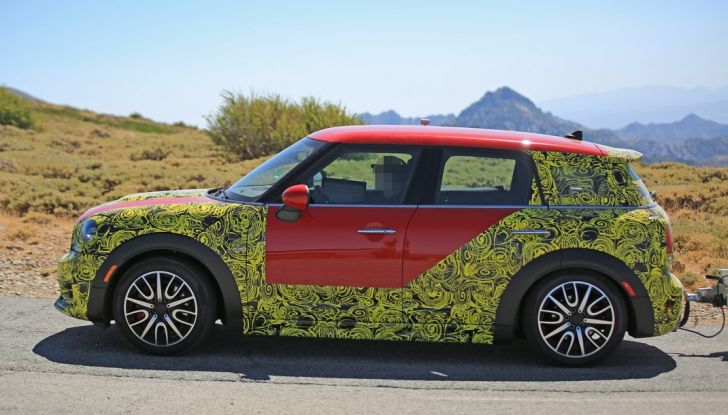 Mini Countryman 2017: le foto spia con maggiori dettagli - Foto 16 di 29