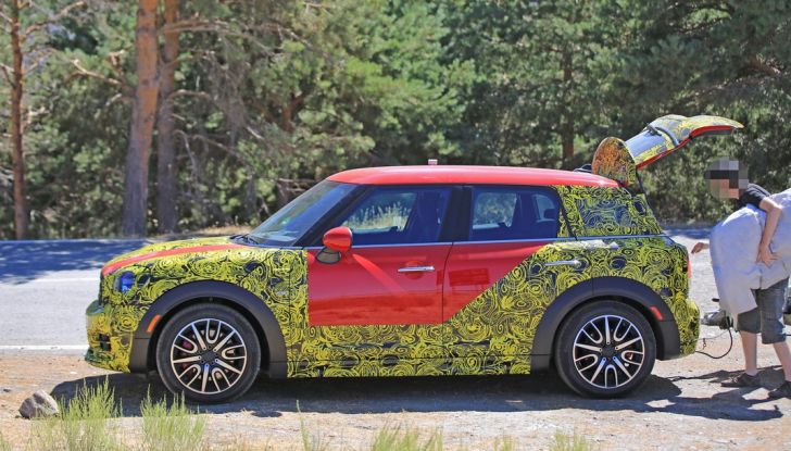 Mini Countryman 2017: le foto spia con maggiori dettagli - Foto 19 di 29