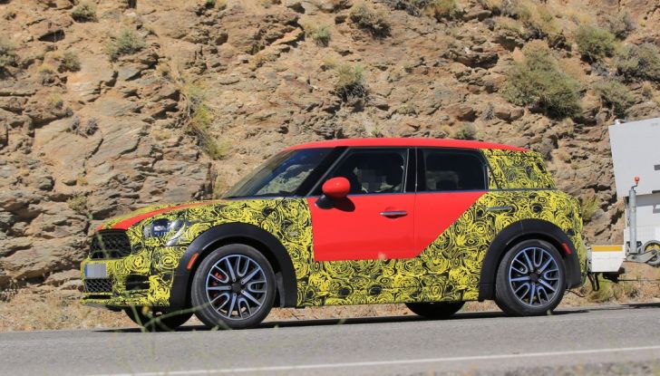 Mini Countryman 2017: le foto spia con maggiori dettagli - Foto 23 di 29