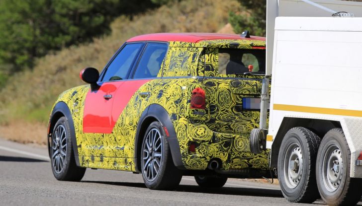Mini Countryman 2017: le foto spia con maggiori dettagli - Foto 27 di 29