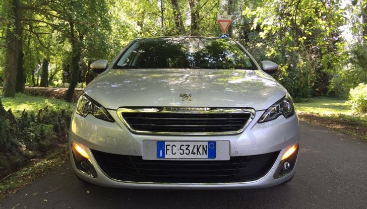Peugeot 308​ station wagon​ BlueHDi 150 ​CV: test drive, prezzi e caratteristiche - Foto 19 di 24