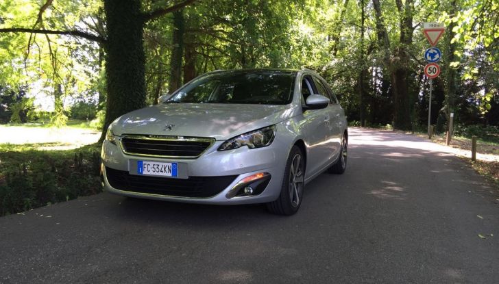 Peugeot 308​ station wagon​ BlueHDi 150 ​CV: test drive, prezzi e caratteristiche - Foto 22 di 24