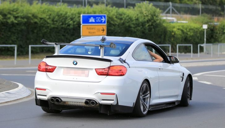 Nuova BMW M4 GTS 2017, le foto al Nurburgring di una versione estrema - Foto 6 di 23