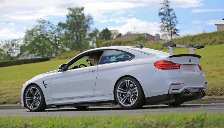 Nuova BMW M4 GTS 2017, le foto al Nurburgring di una versione estrema - Foto 13 di 23