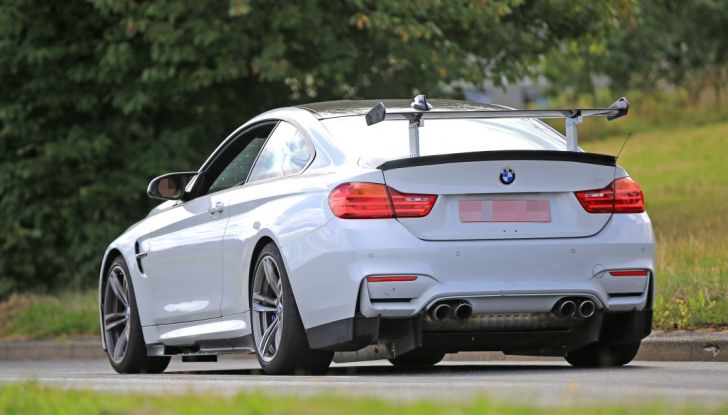 Nuova BMW M4 GTS 2017, le foto al Nurburgring di una versione estrema - Foto 14 di 23