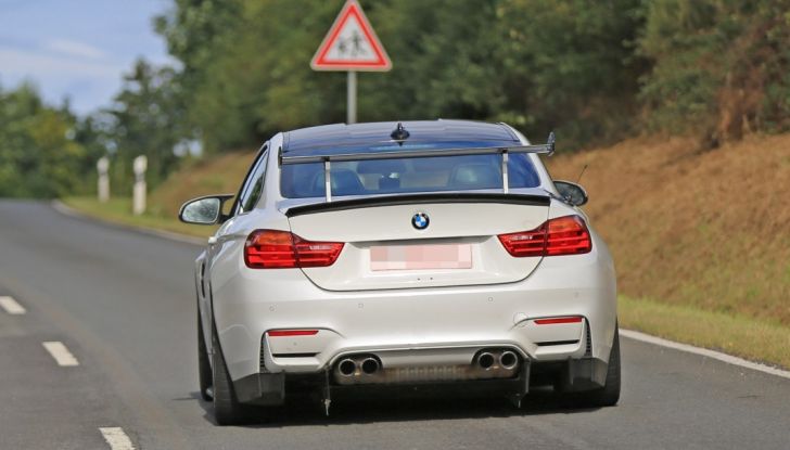 Nuova BMW M4 GTS 2017, le foto al Nurburgring di una versione estrema - Foto 16 di 23