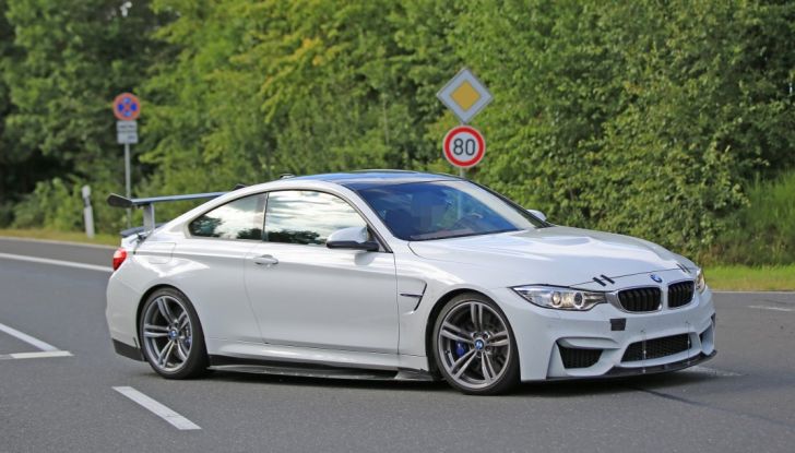 Nuova BMW M4 GTS 2017, le foto al Nurburgring di una versione estrema - Foto 19 di 23
