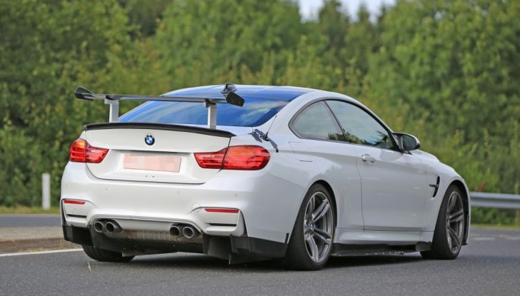 Nuova BMW M4 GTS 2017, le foto al Nurburgring di una versione estrema - Foto 22 di 23