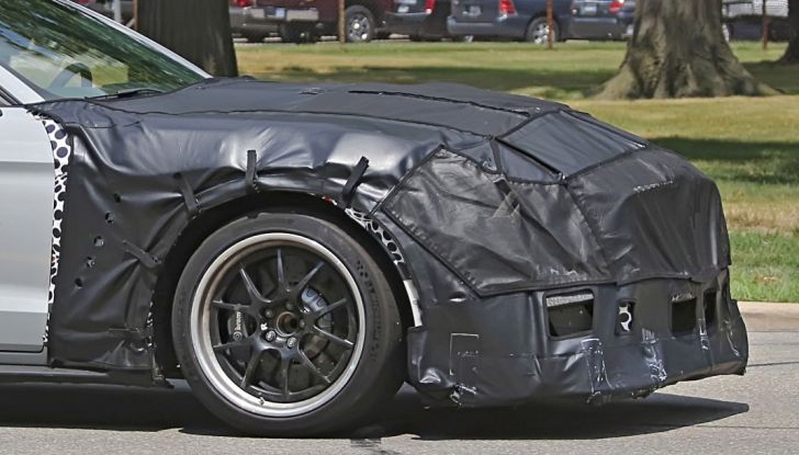 Nuova Ford Shelby GT 500 2018, le prime foto spia - Foto 9 di 19