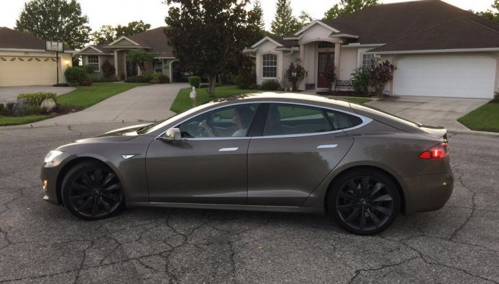 Test Drive Tesla Model S AWD Autopilota in Florida USA - Foto 11 di 20
