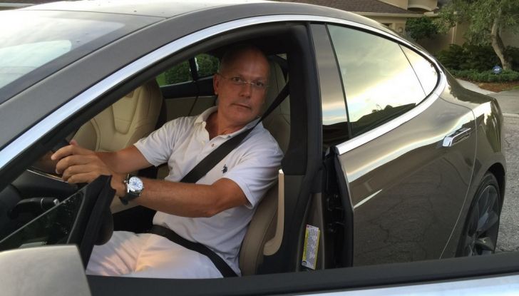 Test Drive Tesla Model S AWD Autopilota in Florida USA - Foto 18 di 20