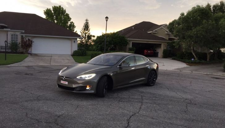 Test Drive Tesla Model S AWD Autopilota in Florida USA - Foto 8 di 20