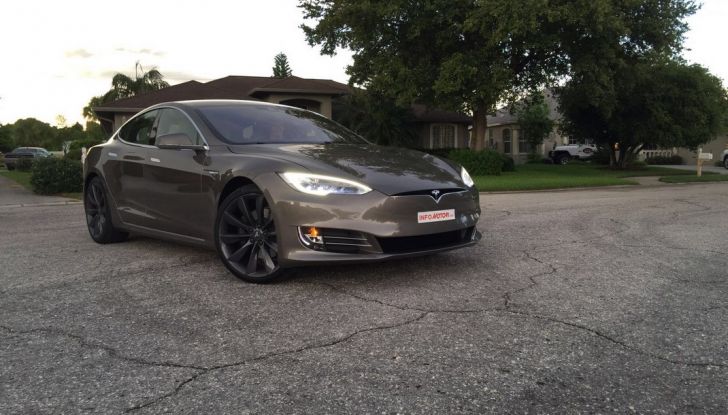 Test Drive Tesla Model S AWD Autopilota in Florida USA - Foto 9 di 20