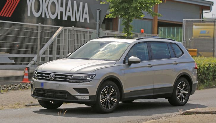 Volkswagen Tiguan XL 2017: le foto spia senza camuffamento - Foto 10 di 14