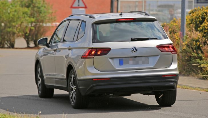 Volkswagen Tiguan XL 2017: le foto spia senza camuffamento - Foto 14 di 14