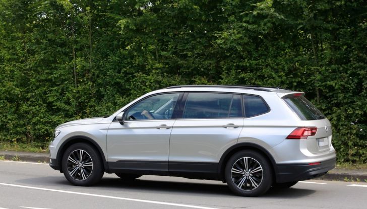 Volkswagen Tiguan XL 2017: le foto spia senza camuffamento - Foto 5 di 14
