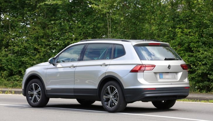 Volkswagen Tiguan XL 2017: le foto spia senza camuffamento - Foto 6 di 14