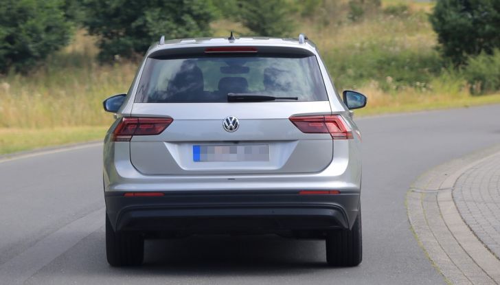 Volkswagen Tiguan XL 2017: le foto spia senza camuffamento - Foto 8 di 14
