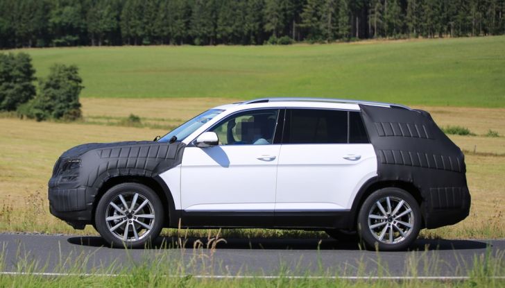 Volkswagen Crossblue: le foto spia del SUV durante i test in Germania - Foto 5 di 9