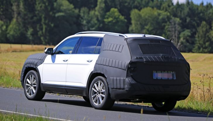 Volkswagen Crossblue: le foto spia del SUV durante i test in Germania - Foto 8 di 9