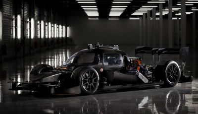 Roborace presenta DevBot: l’auto da corsa elettrica a guida autonoma
