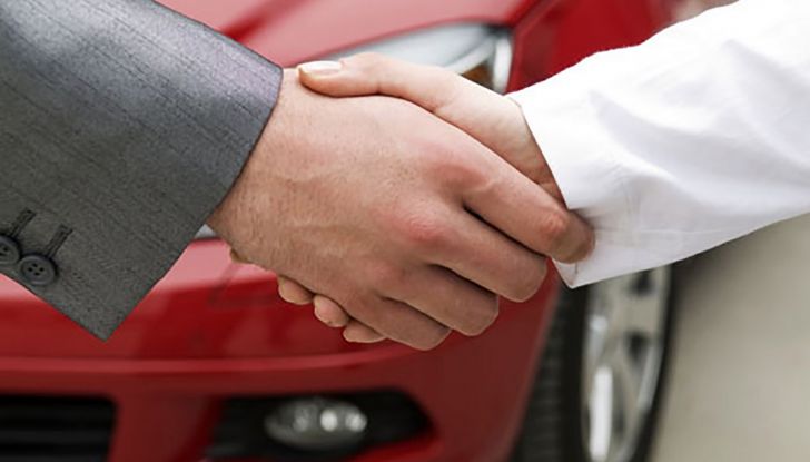 Acquistare o vendere un’auto usata: 10 consigli per prevenire le truffe tra privati - Foto 4 di 10