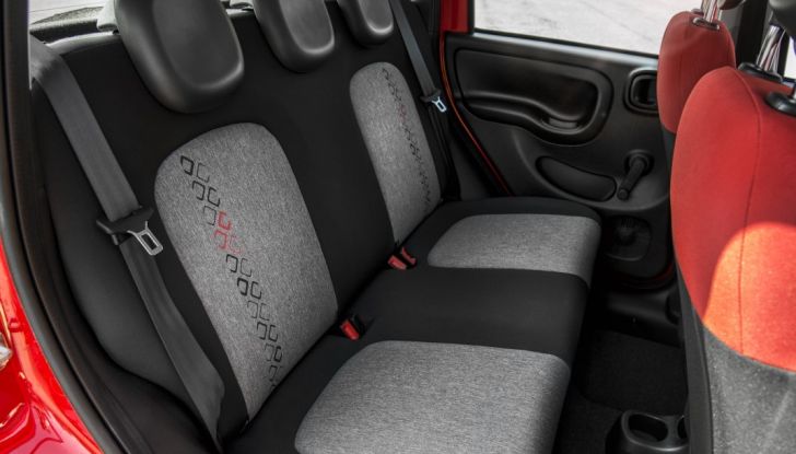 Fiat Panda 2017 sedili posteriori.