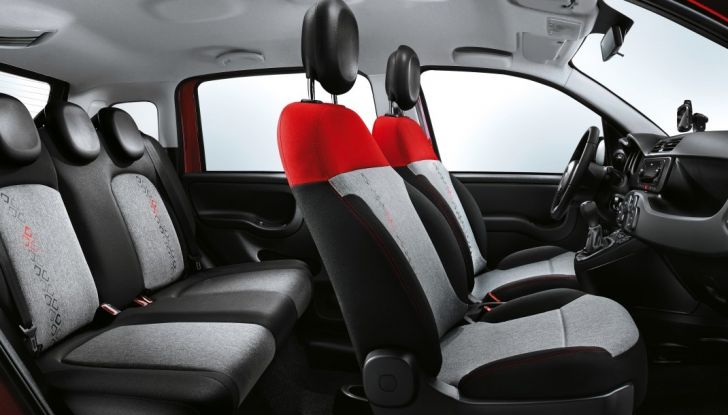 Fiat Panda 2017 sedili anteriori con poggiatesta sistema anti colpo di frusta.